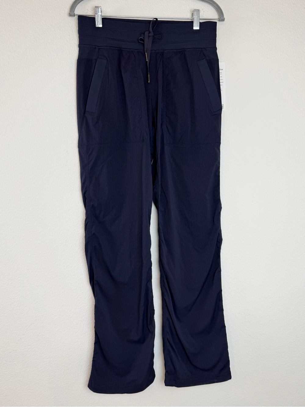 Lululemon Dance Studio Mid-Rise Pant Regular
in Black Night Size 6 - Picture 6 of 16